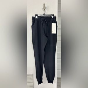 Lululemon “On The Fly” Jogger *NEW*